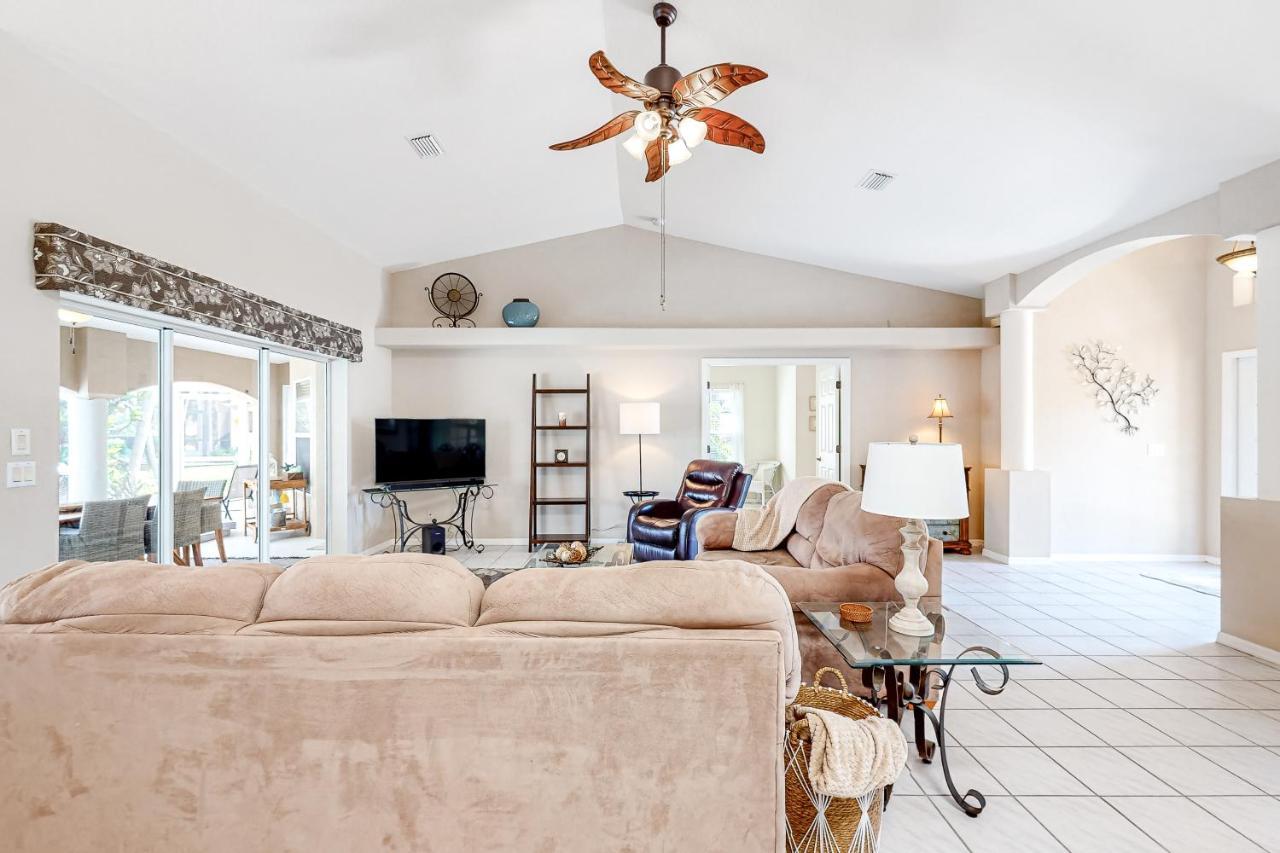Life At The Canal Cape Coral Exterior photo