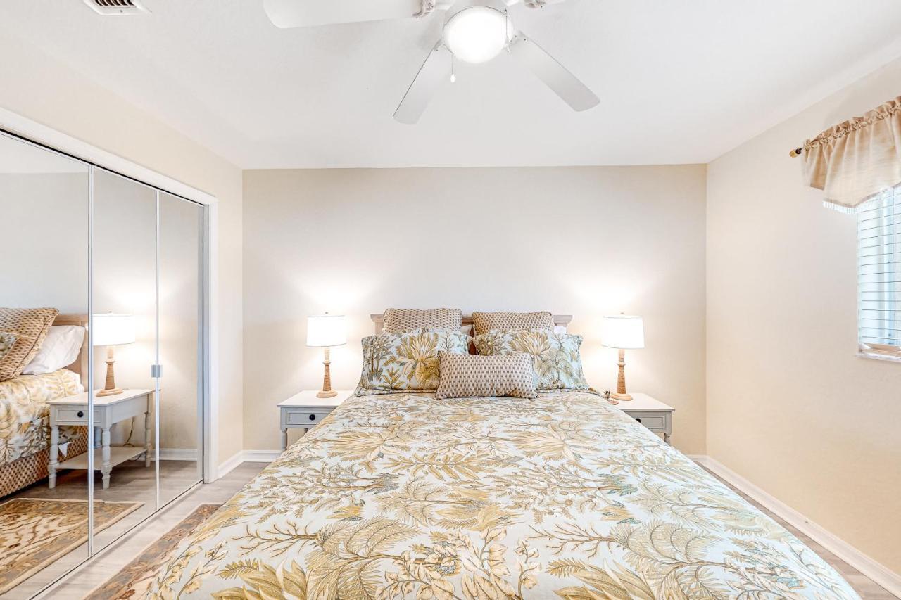 Life At The Canal Cape Coral Exterior photo