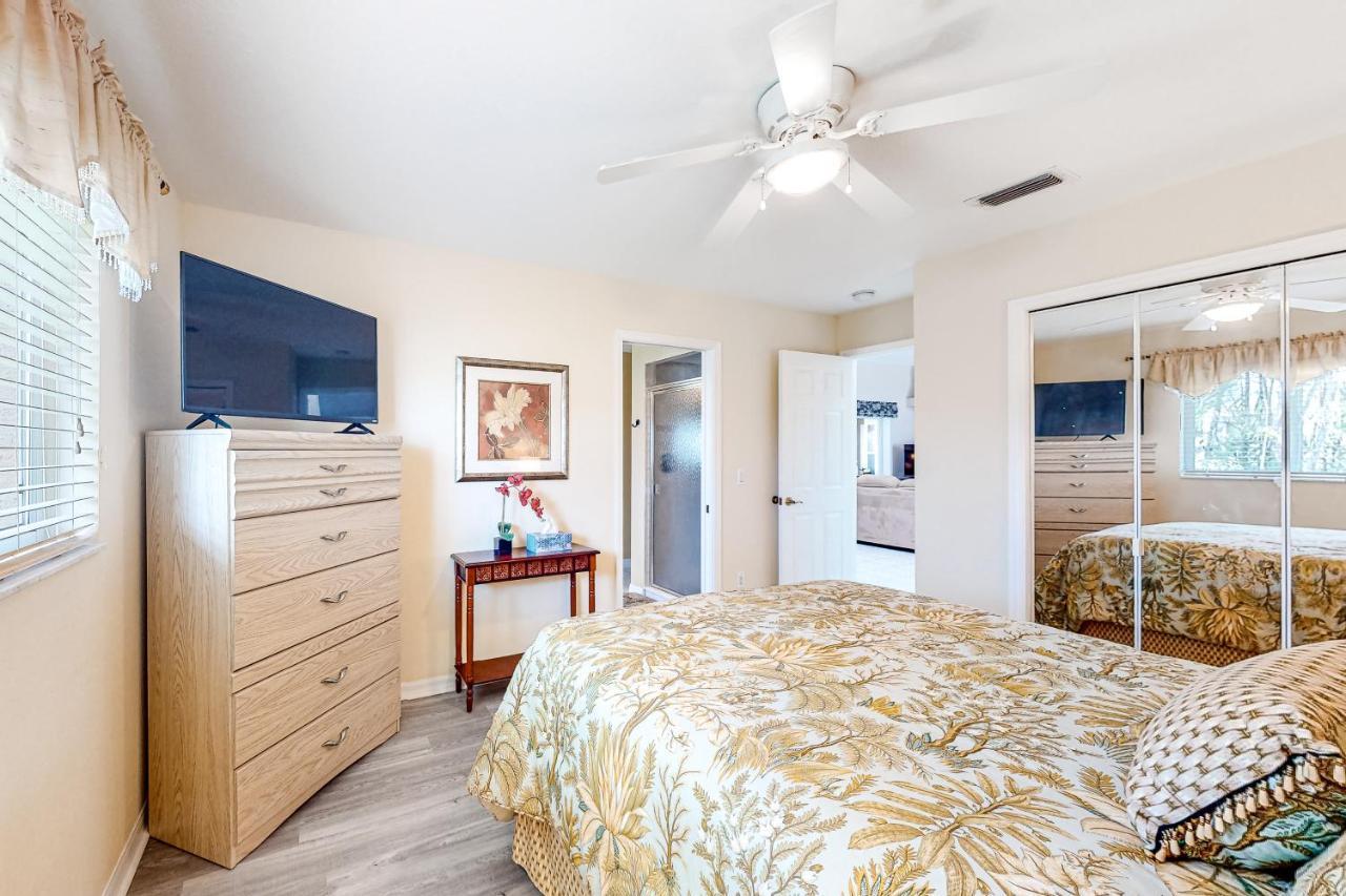 Life At The Canal Cape Coral Exterior photo